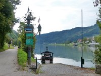 0013  Eine Faehre kommt in Sicht.