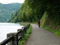0026  Der Weg ist absolut eben und somit leicht befahrbar.