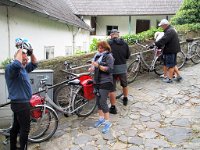 0140  wollen wir zur alten Burgruine aufsteigen.
