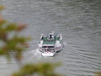 0145  Unten gleitet unser Schiff durchs Wasser.